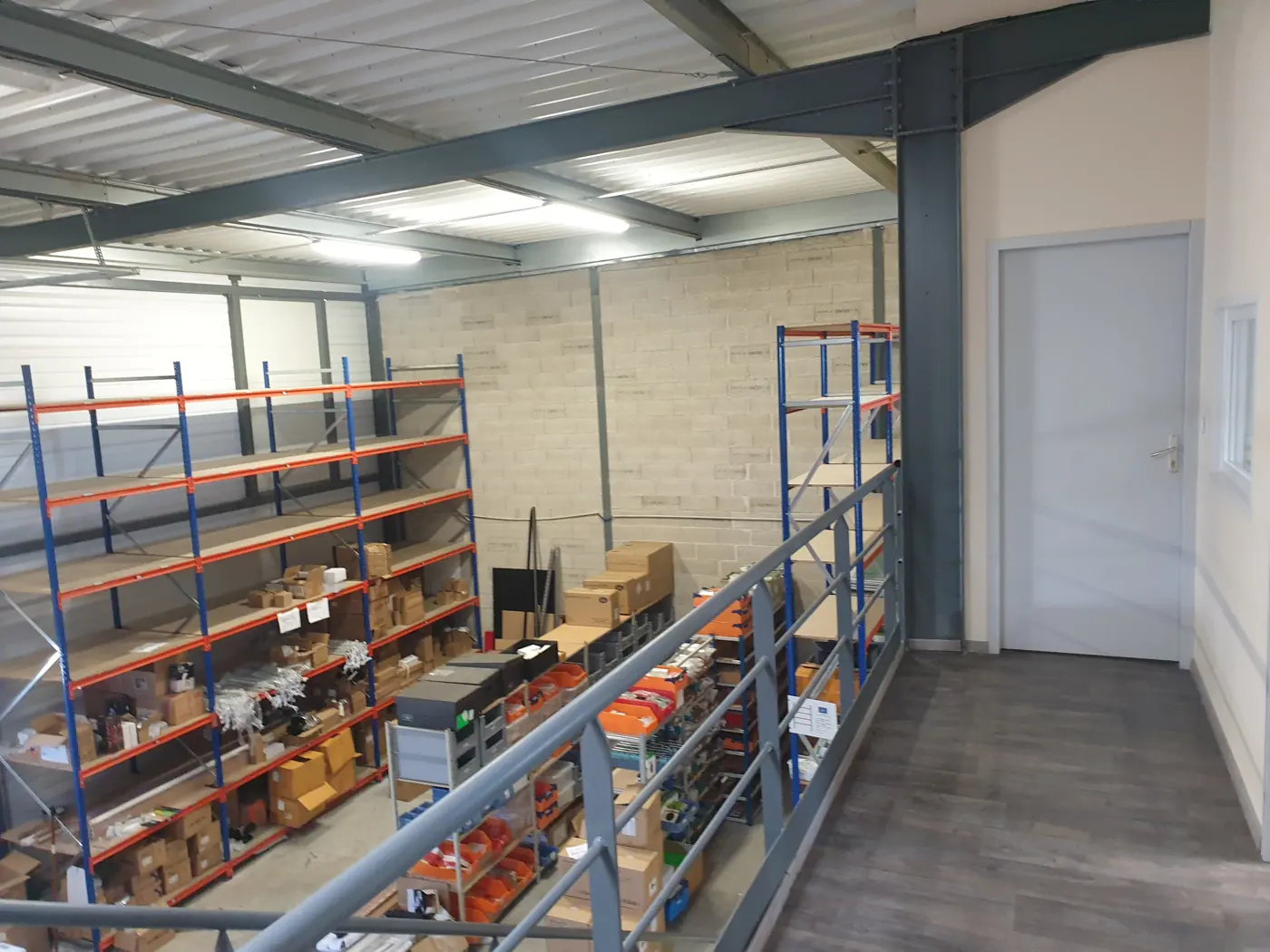 Mezzanine de stockage aménagée, rayonnage, local 250 m² Garosud Montpellier
