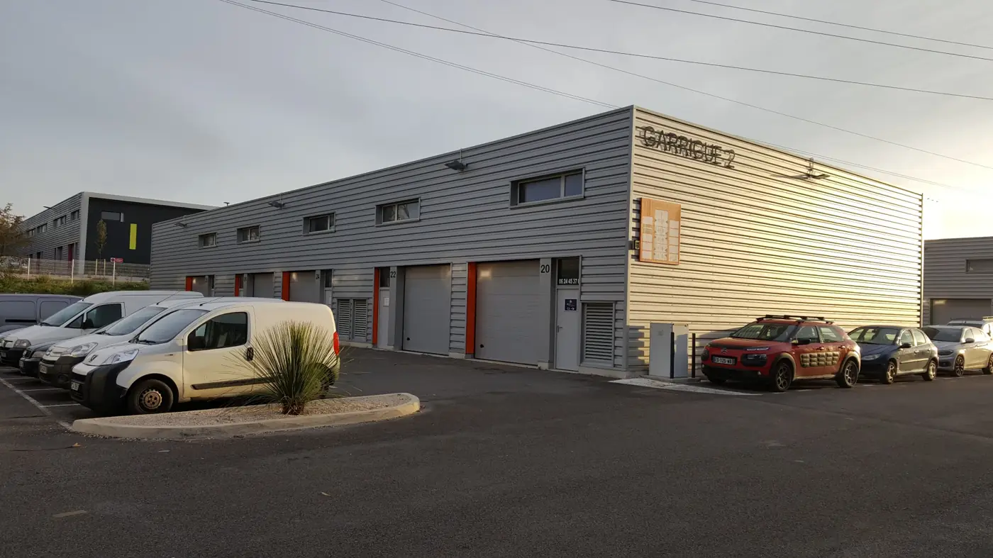 Façade des locaux du parc Espace Entreprise Garosud, Montpellier
